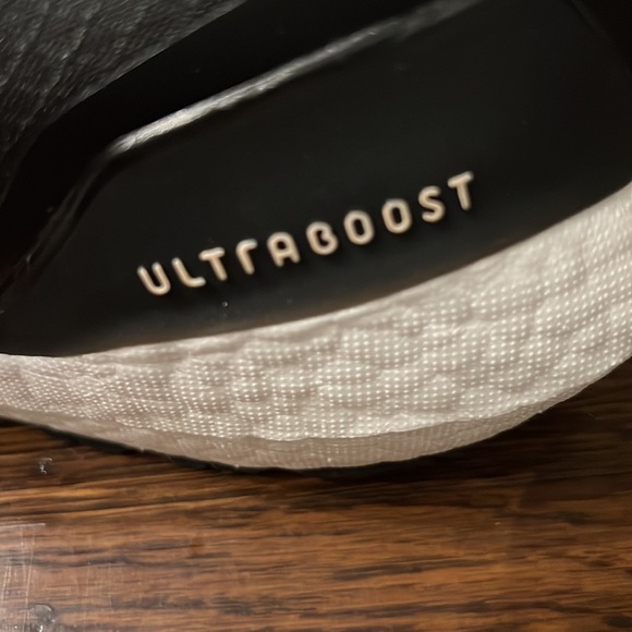 Adidas Gore-Tex Waterproof Membrane Ultraboost Shoe Men sz 10 black and green - Picture 3 of 7